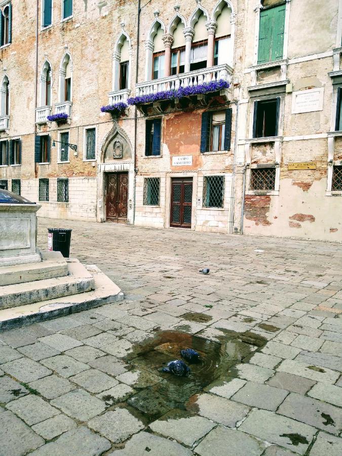 Love Island Venice Luaran gambar